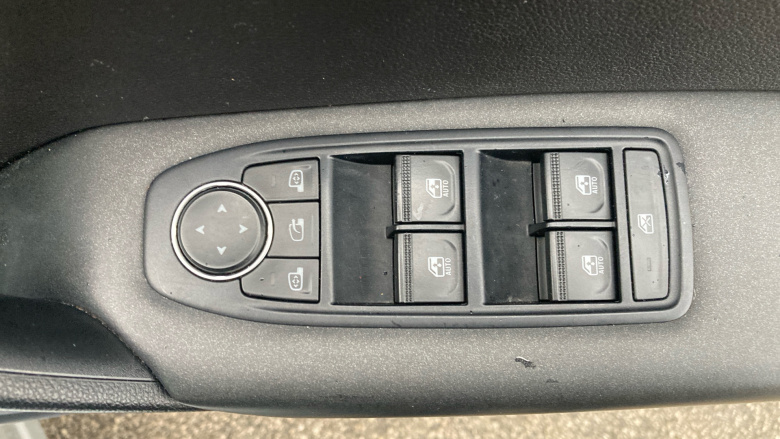 Renault Captur 1.5 dCi 115 Iconic 5dr EDC Diesel Hatchback